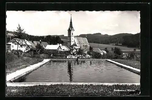 AK Reichenau i. Mühlkr., Blick über Schwimmbecken zur Kirche