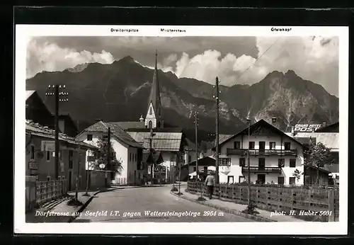 AK Seefeld i. T., Dorfstrasse mit Blick zum Wettersteingebirge