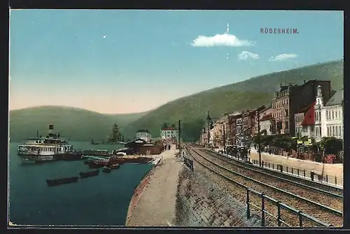 AK Rüdesheim / Rhein, Uferpartie mit Dampfer