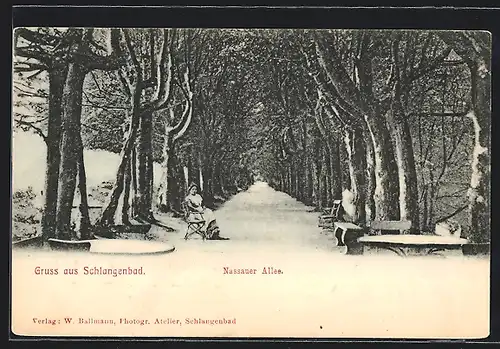 AK Schlangenbad, Nassauer Allee mit Frau im Winter