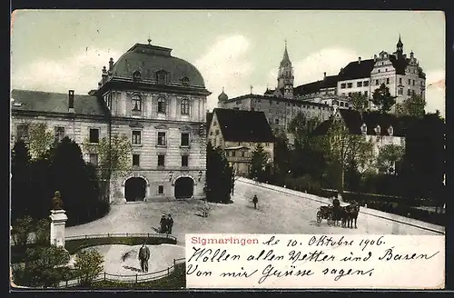 AK Sigmaringen, Ortspartie mit Schloss und Denkmal