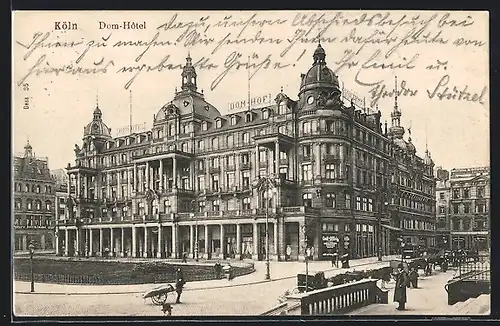 AK Köln, Dom-Hotel mit Strasse und Droschken