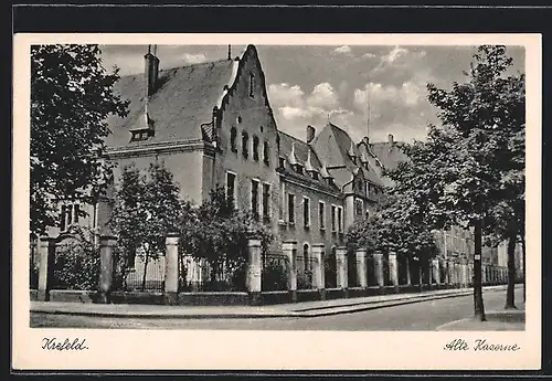 AK Krefeld, Alte Kaserne, mit Strasse