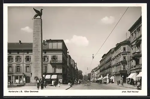 AK Karlsruhe, Kaiserstrasse mit 109er Denkmal