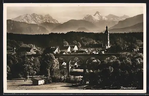 AK Traunstein, Blick auf den Viadukt vor der Kirche