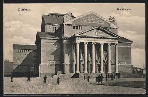 AK Duisburg, Partie mit Besuchern vor dem Stadttheater