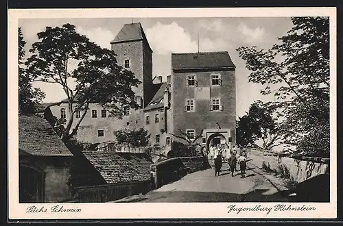 AK Hohnstein /Sächs. Schweiz, Jugendherberge, Einfahrt mit Jugendlichen