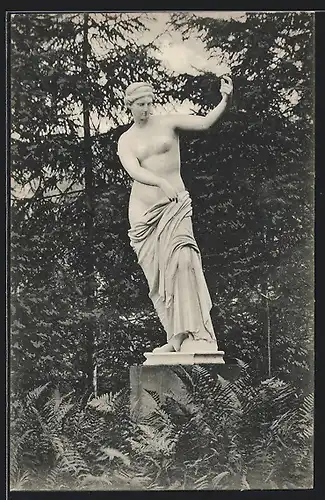 AK Worms a. Rh., Blick auf eine Frauenstatue im Wald