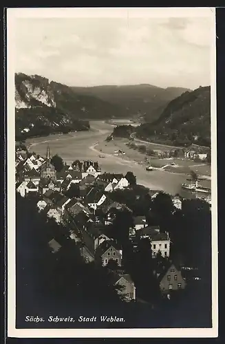 AK Wehlen /Sächs. Schweiz, Ortsansicht vor mäanderndem Fluss