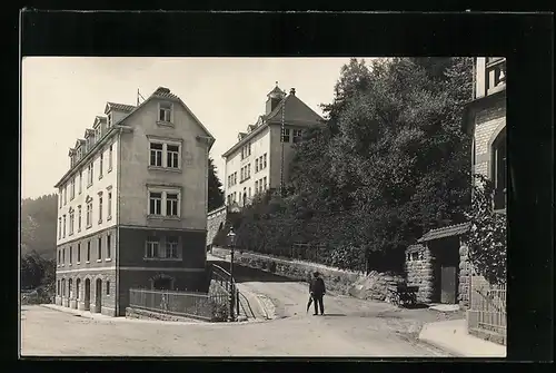 Foto-AK Calw, Strassenpartie mit Schule