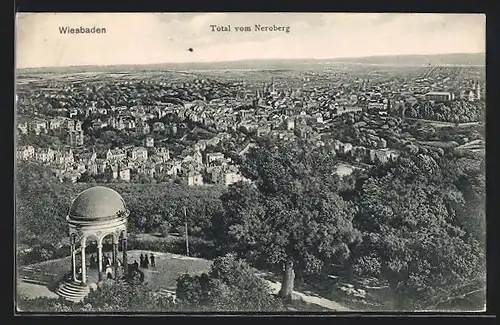 AK Wiesbaden, Totalansicht vom Neroberg gesehen