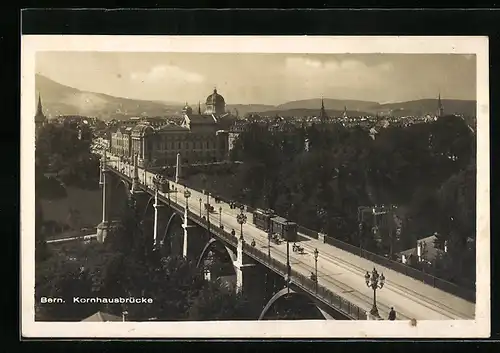 AK Bern, Kornhausbrücke mit Strassenbahnen