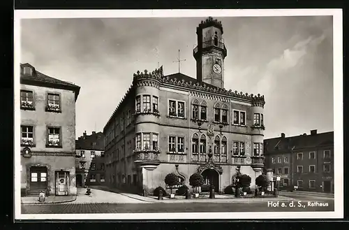 AK Hof a. d. S., Rathaus mit Nachbargebäuden