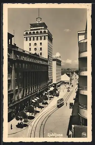 AK Ljubljana, Strassenpartie mit Strassenbahn