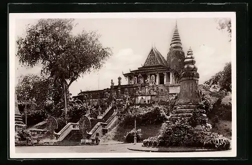 AK Phnom-Penh, Le Pnom à l`escalier