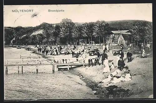 AK Möltenort, Strandpartie mit sich sonnenden u. spazierenden Personen