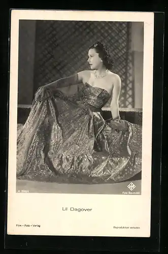 AK Schauspielerin Lil Dagover in Abendkleid posierend