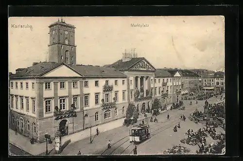 AK Karlsruhe, Strassenbahn am Marktplatz