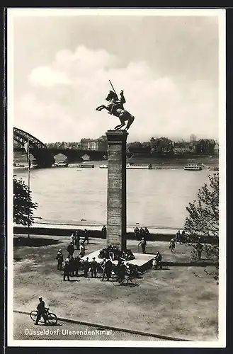 AK Düsseldorf, Ulanendenkmal