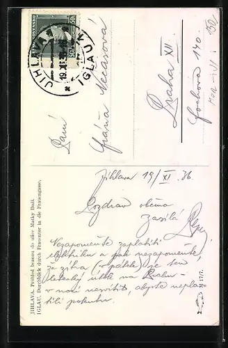 AK Iglau, Durchblick durch Frauentor in die Strasse Frauengasse