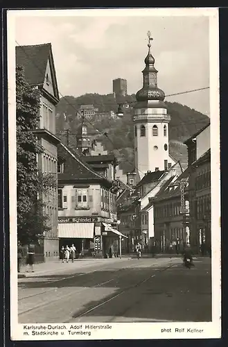 AK Karlsruhe-Durlach, strasse mit Stadtkirche und Turmberg