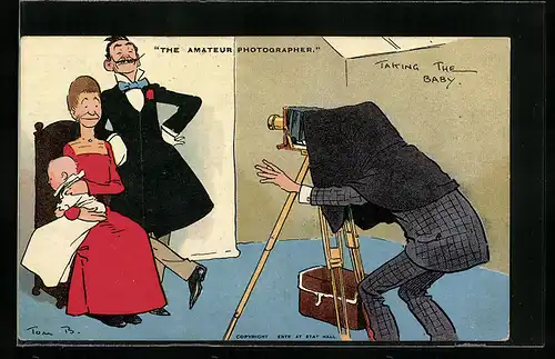 Künstler-AK Tom Browne: Familie bei einem Fotografen
