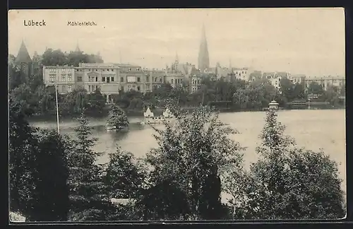 AK Lübeck, Uferpromenade am Mühlenteich mit Kirchturm