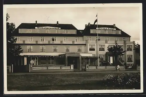 AK Scharbeutz, Partie am Strand-Hotel Wilhelminenbad mit Diele & Restaurant