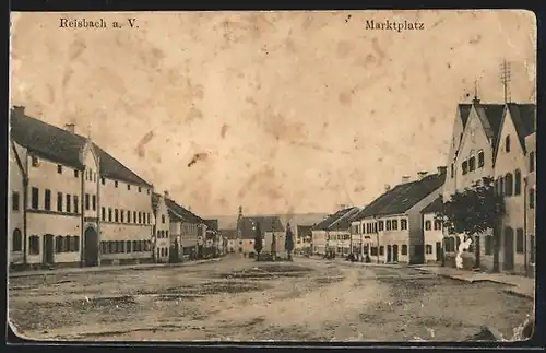 AK Reisbach a. V., Marktplatz mit Denkmal