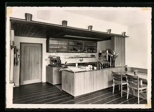 AK Gersau, Innenansicht vom Ferienheim S. B. H. V. Rotschuo, Restaurant