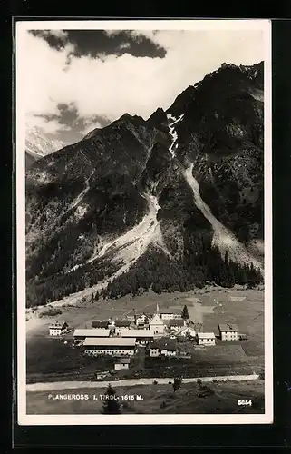 AK Plangeross, Ortsansicht vor Bergmassiv