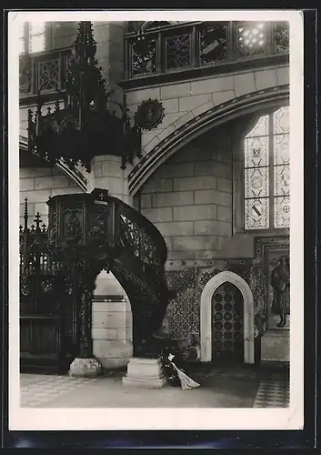 Foto-AK Deutscher Kunstverlag, Nr. 9: Wittenberg / Lutherstadt, Schlosskirche, Kanzel mit Luthergrab