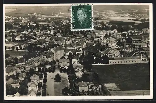 AK Bernsdorf /O.-L., Ortsansicht vom Flugzeug aus