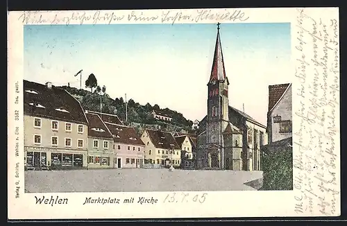 Goldfenster-AK Wehlen / Elbe, Marktplatz mit Kirche, Gebäude mit leuchtenden Fenstern