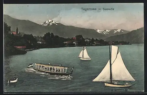 AK Tegernsee, Segelboote und Motorboot vor Ortschaft