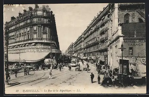 AK Marseille, La Rue de la République, Strassenbahn