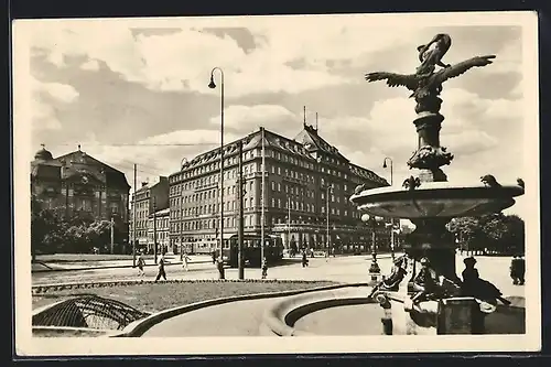AK Bratislava, Hviezdoslavovo námestie & Hotel Carlton, Strassenbahn
