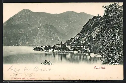 AK Varenna, Ortsansicht am Wasser, in den Bergen