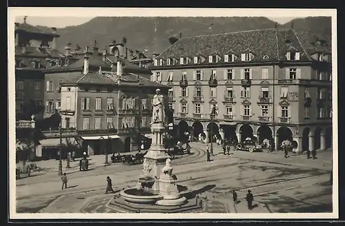 AK Bolzano, Piazza Vitt. Emanuele coll'Hotel Città di Bolzano