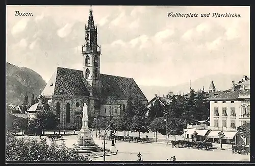 AK Bozen, Waltherplatz und Pfarrkirche, Pferdekutschen