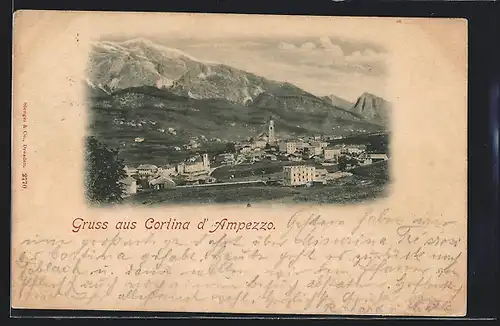 AK Cortina d`Ampezzo, Ortsansicht mit Kirche gegen Gebirgsmassiv
