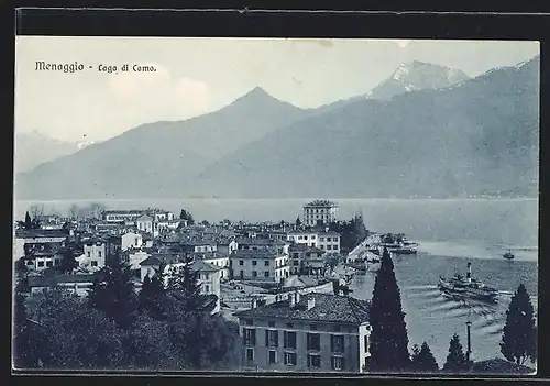 AK Menaggio, Lago di Como, Ortsansicht mit See und Gebirge