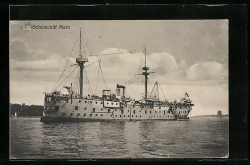 AK Artillerie-Schulschiff Mars in Küstennähe vor Anker liegend