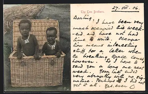 AK Zwei afrikanische Brüder sitzen in einem Korb