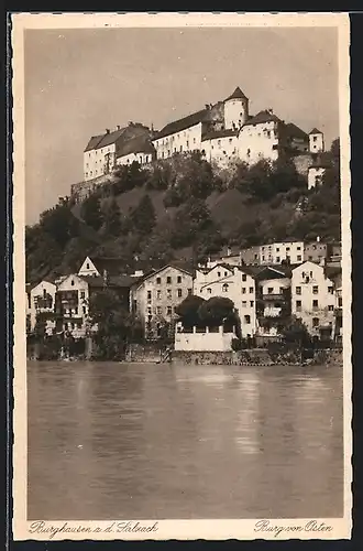 AK Burghausen /Salzach, Ortsansicht mit Burg vom Wasser aus