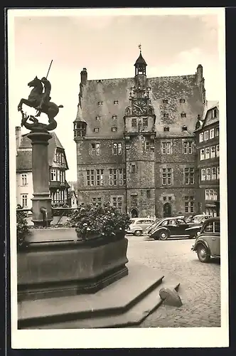 AK Marburg /Lahn, Rathaus mit Brunnen