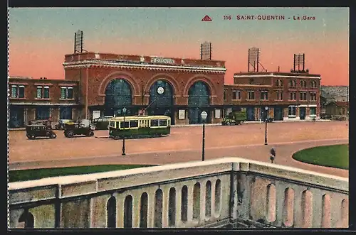 AK Saint-Quentin, La Gare, Strassenbahn