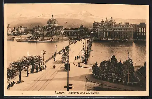 AK Luzern, Bahnhof und Seebrücke mit Strassenbahn