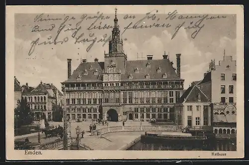 AK Emden / Ostfr., Rathaus mit Denkmal