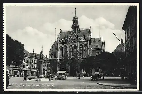 AK Erfurt, Fischmarkt mit Rathaus und Denkmal